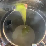 Aceite recién extraído en la almazara